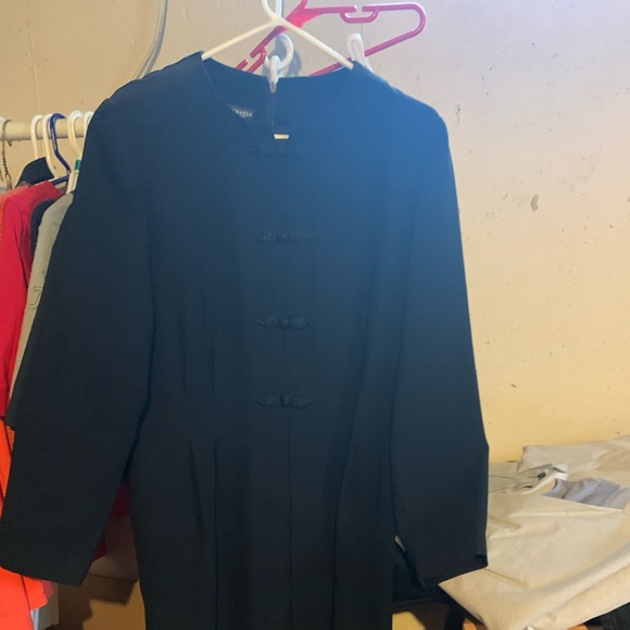 Black dress with embellishments _ size 14 - Picture 1 of 3